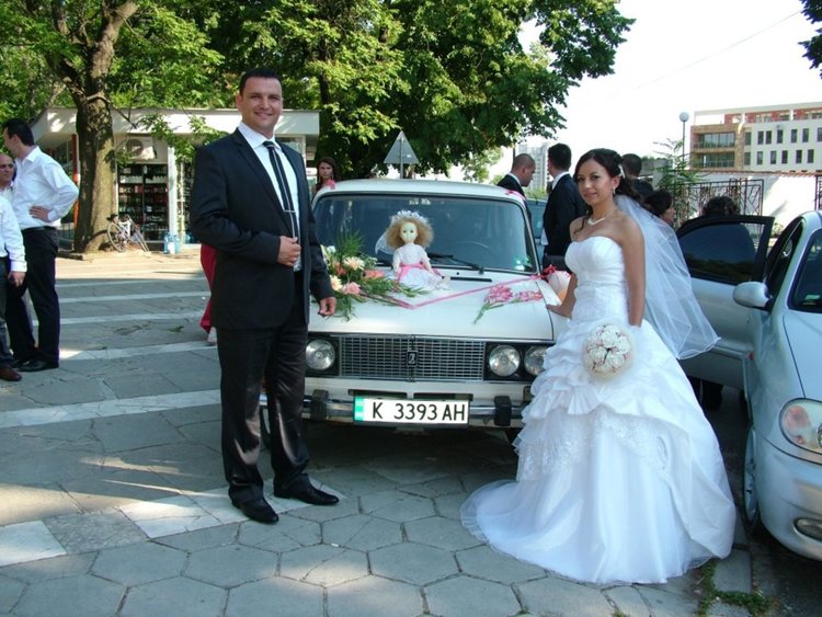 Двойка кърджалийци се венчават на Свети Валентин,българите се женят в делнични дни,турците- през уикенда