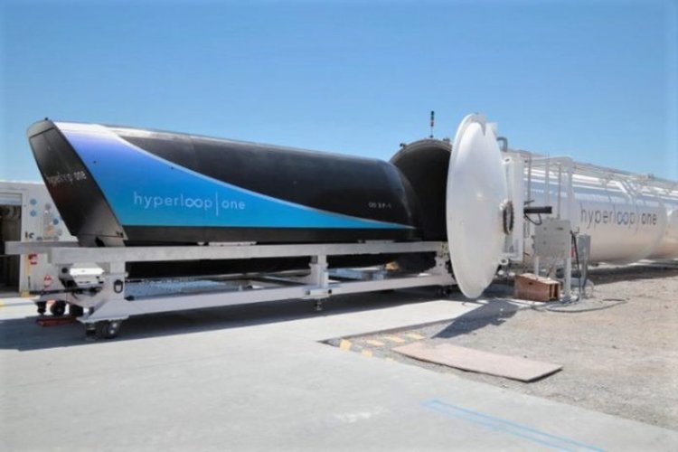 Hyperloop тества пътническия вагон (видео)