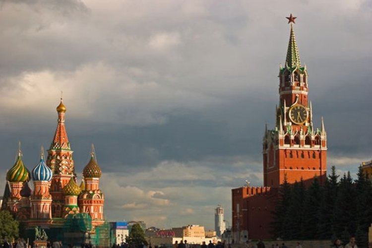 Русия избира президент