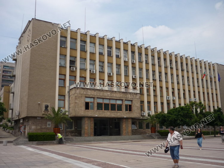 Областната администрация отвори три позиции за старт в кариерата