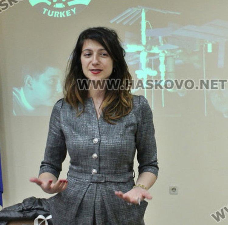 Авторски дебют в култов клуб на Гергана Райжекова с „Невидимият рок“