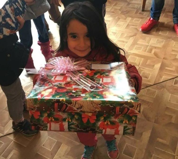  Подари усмивка на дете за Коледа 