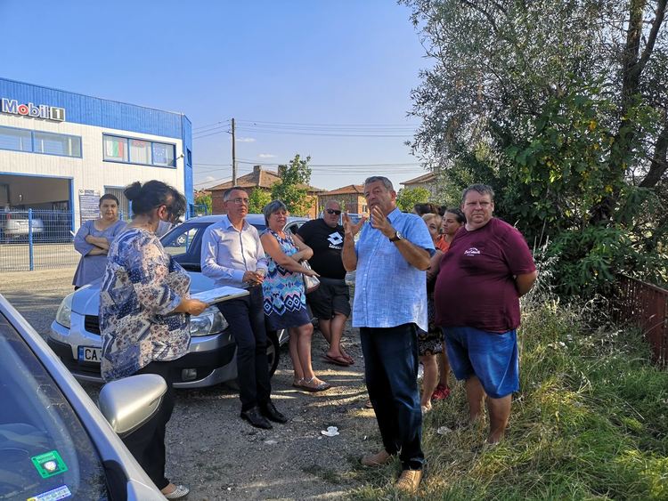 Община и „В и К“ ще търсят решение на проблем с канализация в „Гледка“