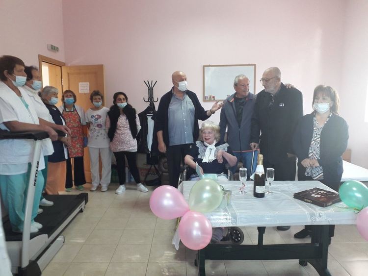 Любовта съществува и след 70 години: В Дома за стари хора в село Фатово пак вдигнаха сватба