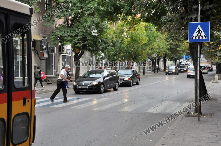 Ситроен блъсна пешеходка на бул. „Освобождение“ в Хасково