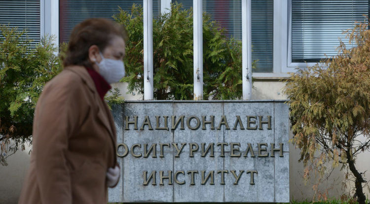Риск: Приходите от осигуровки да са по-ниски от разходите за пенсии и болнични, анализ на НОИ