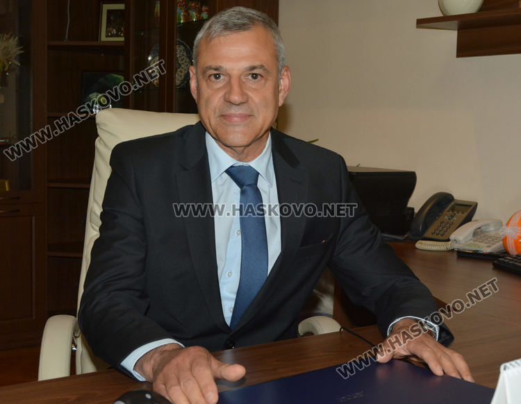 Областният затяга дисциплината за изборите: под лупа за мъртви души и контролиран вот в администрацията