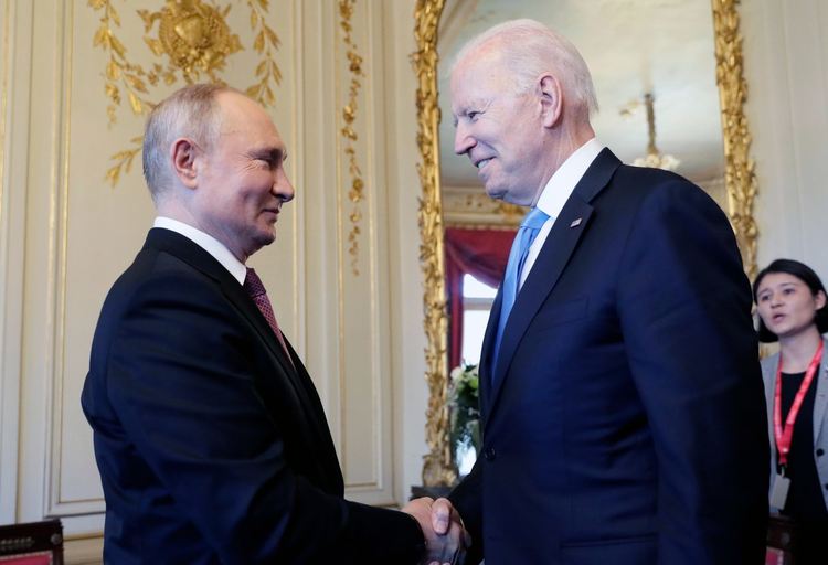 Путин и Байдън си стиснаха ръцете, преговорите започнаха