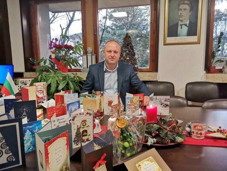 Поздравление на кмета на община Първомай по случай настъпващата 2022 година