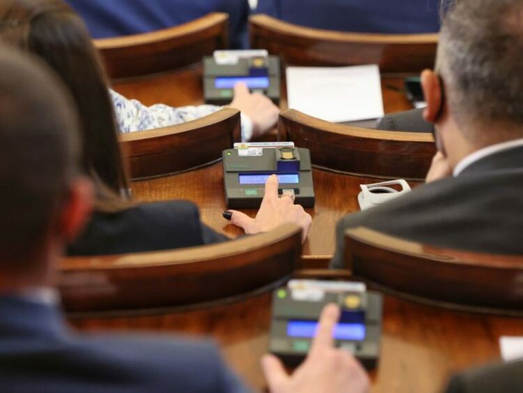 Сричащият син на кмета Поли стана секретар на Народното събрание