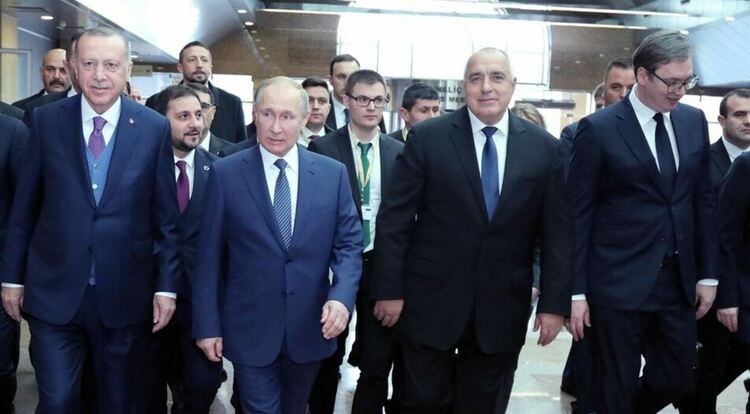 Как Борисов обслужи целите на Путин с газопровода през България