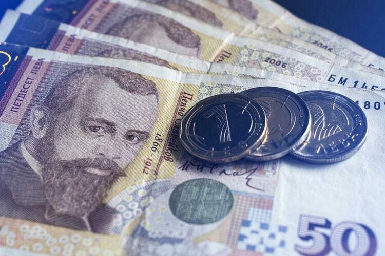 Перничани събраха 11 800 лв. на благотворителен базар в помощ на футболния талант Стиви