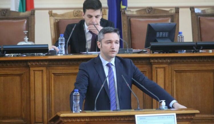 БСП ще клати коалицията при военна помощ за Украйна
