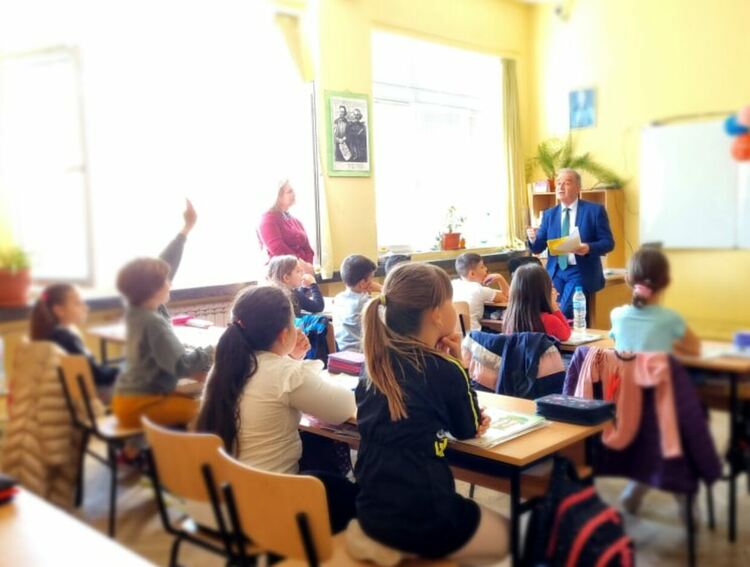 Кметът на Асеновград участва в "Походът на книгите" 
