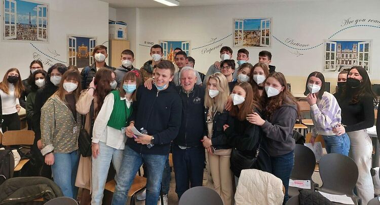 Ученици от Професионална гимназия по транспорт и аграрни технологии с опит от Италия
