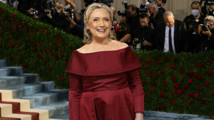 Когато роклята говори вместо теб (да, това е Хилъри Клинтън)