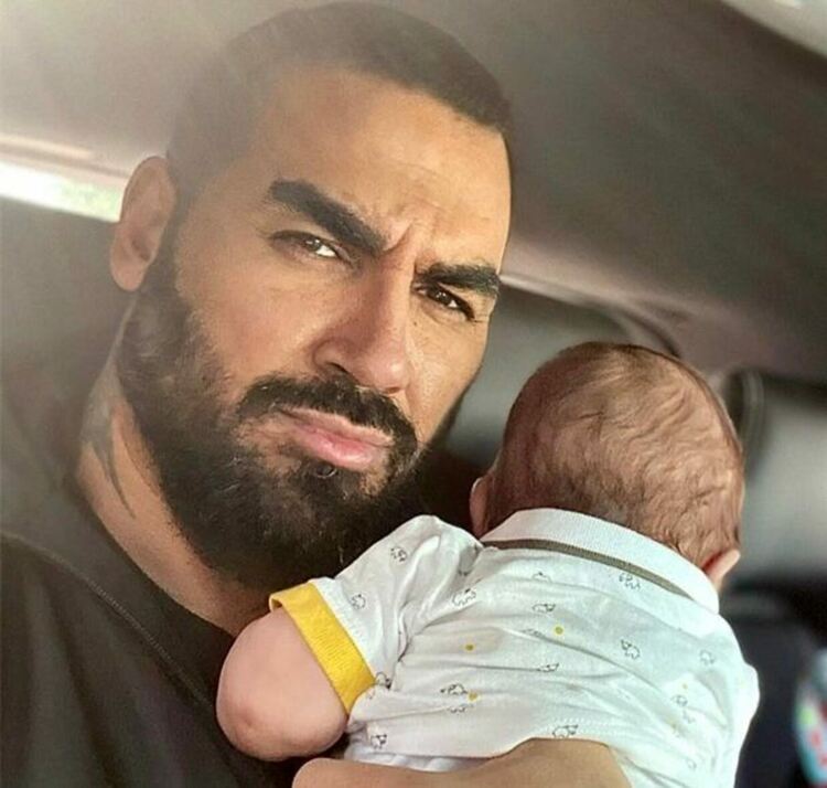 Азис стана баща за втори път