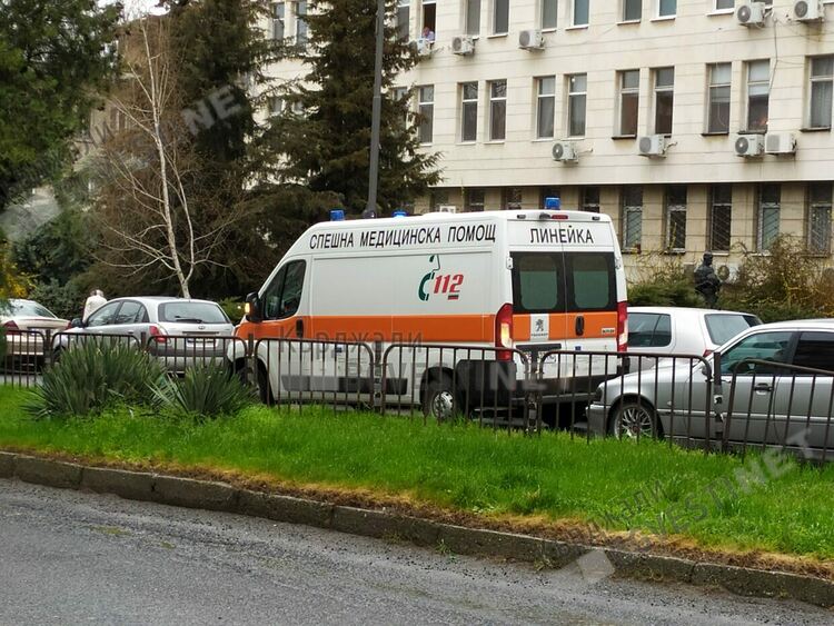 Тежка катастрофа преди  Комунига, петима пострадаха, жена в критично състояние