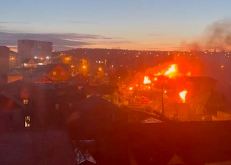 Су-30 падна върху къща в Иркутск