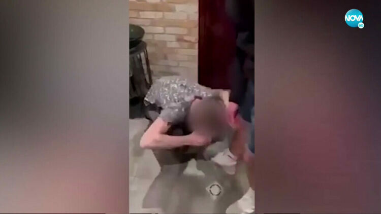 Клип с побой и унижение на момче взриви социалните мрежи