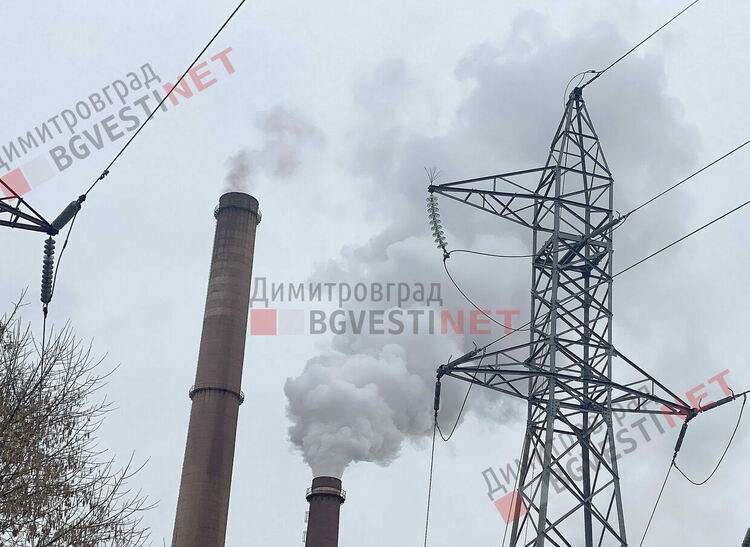 ТЕЦ-а в Димитровград изпуска непречистени газове от високия комин?