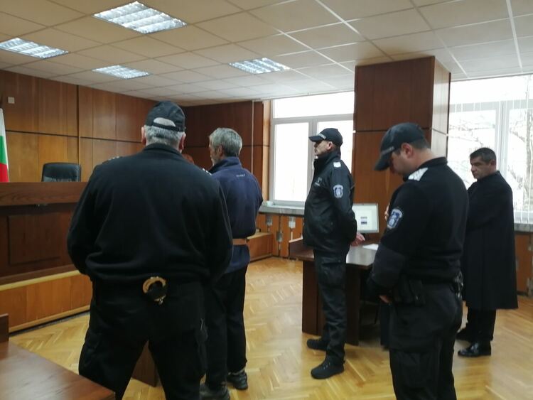 Съдът остави за постоянно в ареста убиецът от Чокманово
