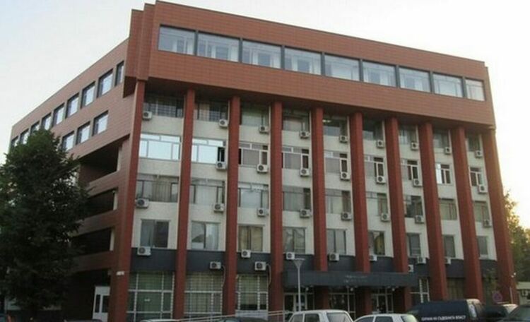 Майка на четири деца ръководи съдебната администрация в Административен съд – Перник