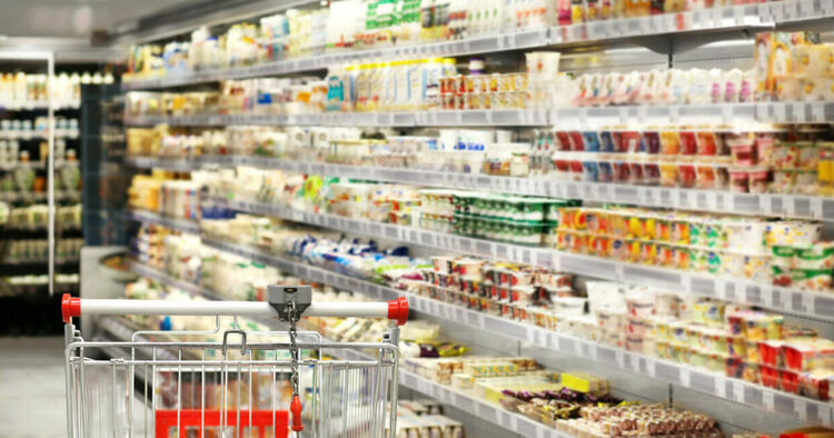 Обмислят таван за надценките на основни продукти