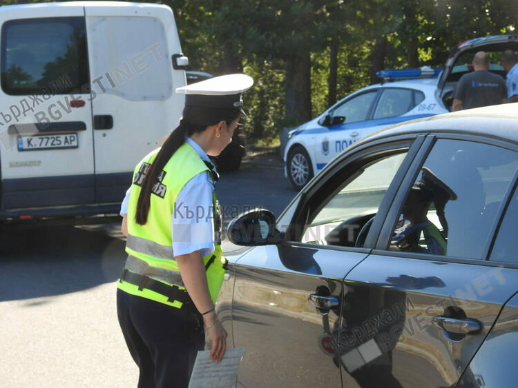 Специализирана операция на полицията в Кърджалийско,провериха 220 автомобила за ден