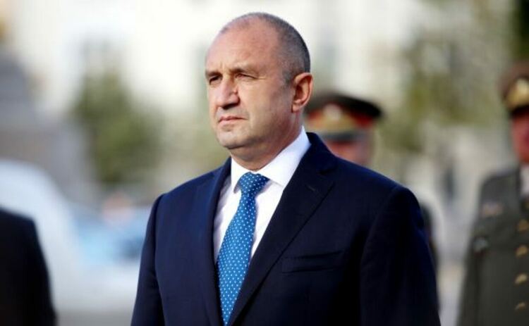 Започват консултациите при президента