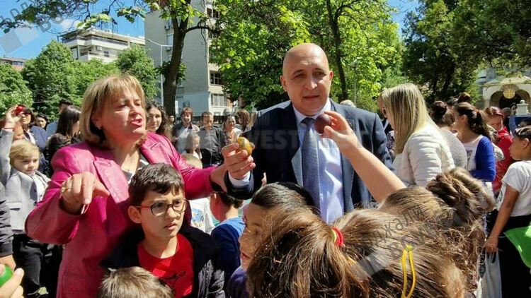 500 козунака от кмета Ерол Мюмюн за Великден
