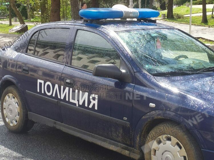 Задържаха на местопрестъплението апаш откраднал 4500 лева от магазин в Ардино