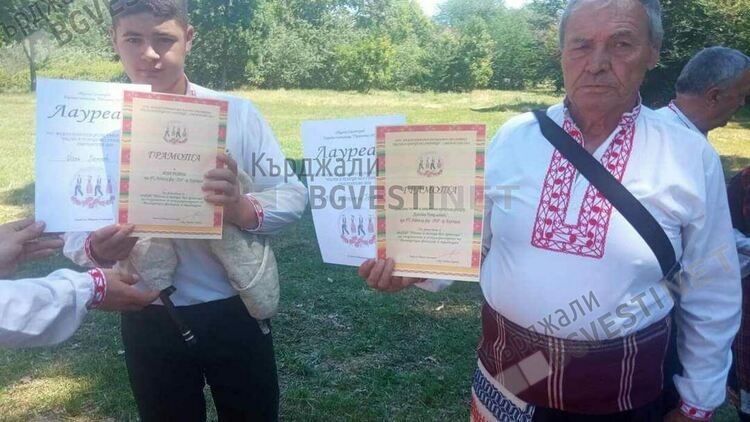 Самодейците от НЧ”Родопски фар 1938” обраха наградите на международен фестивал в Свиленград