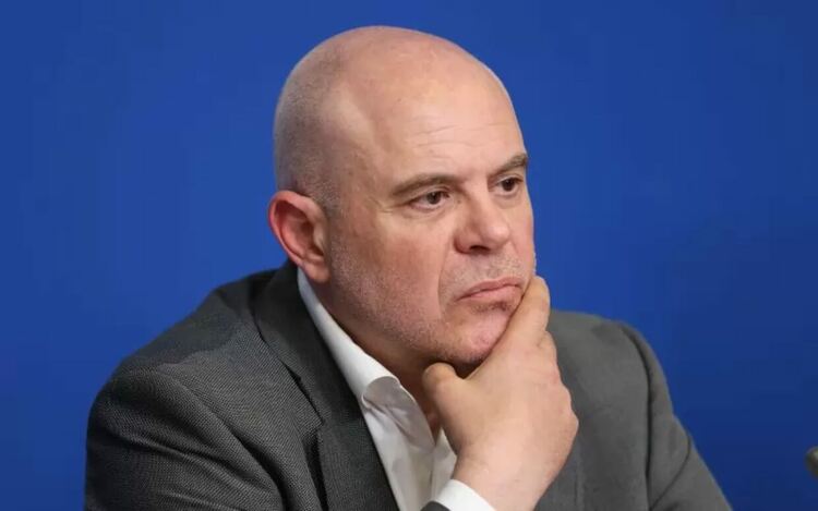 Гешев съди прокуратурата за 250 000 лв.
