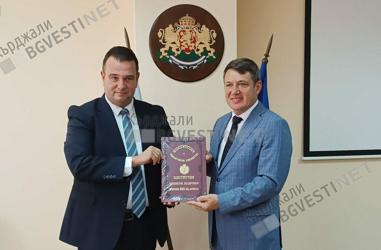 Ресми Мурад прие поста областен управител от Никола Чанев, ще работят в екип