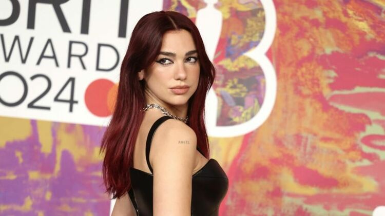 Dua Lipa обяви голям самостоятелен концерт на „Уембли“
