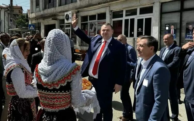 Пеевски видя дискриминация в опита да не бъде пуснат във властта