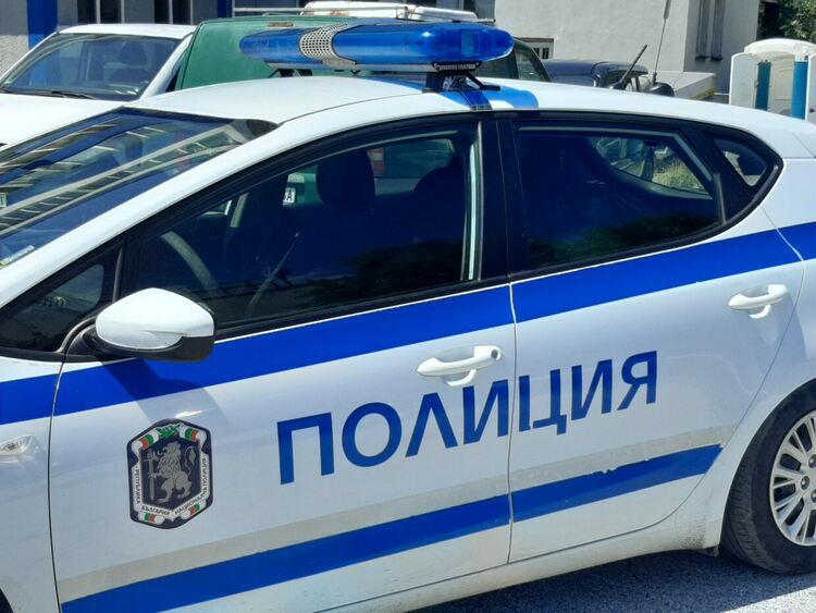 Задържаха двама шофьори за едно денонощие в Първомай