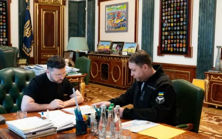 Зеленски назначи шефа на военното разузнаване Кирило Буданов за ръководител на президентския офис