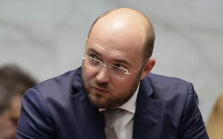 Парламентът прие на първо четене между 1000 и 7500 евро глоба за лобиране „на тъмно“