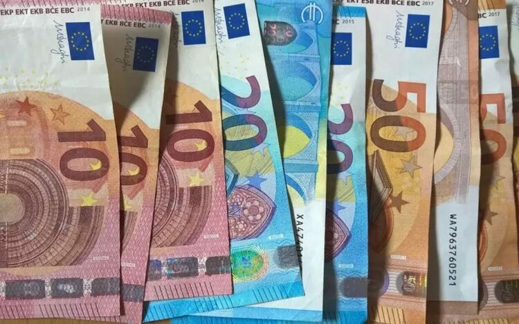 Минималната заплата за 2027 г. ще е до 667 евро