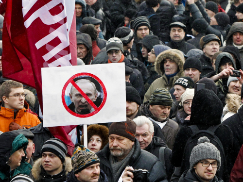 В навечерието на избори, но в очакване на още от същата диктатура — „Единая Россия“ почти сигурно печели следващите избори в Русия
