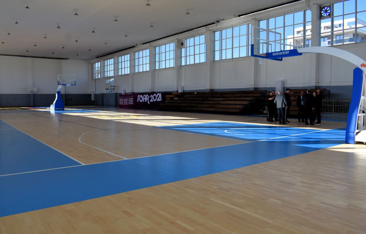 Спортна зала „Асеновец“ в Асеновград отвори врати след обновяването си