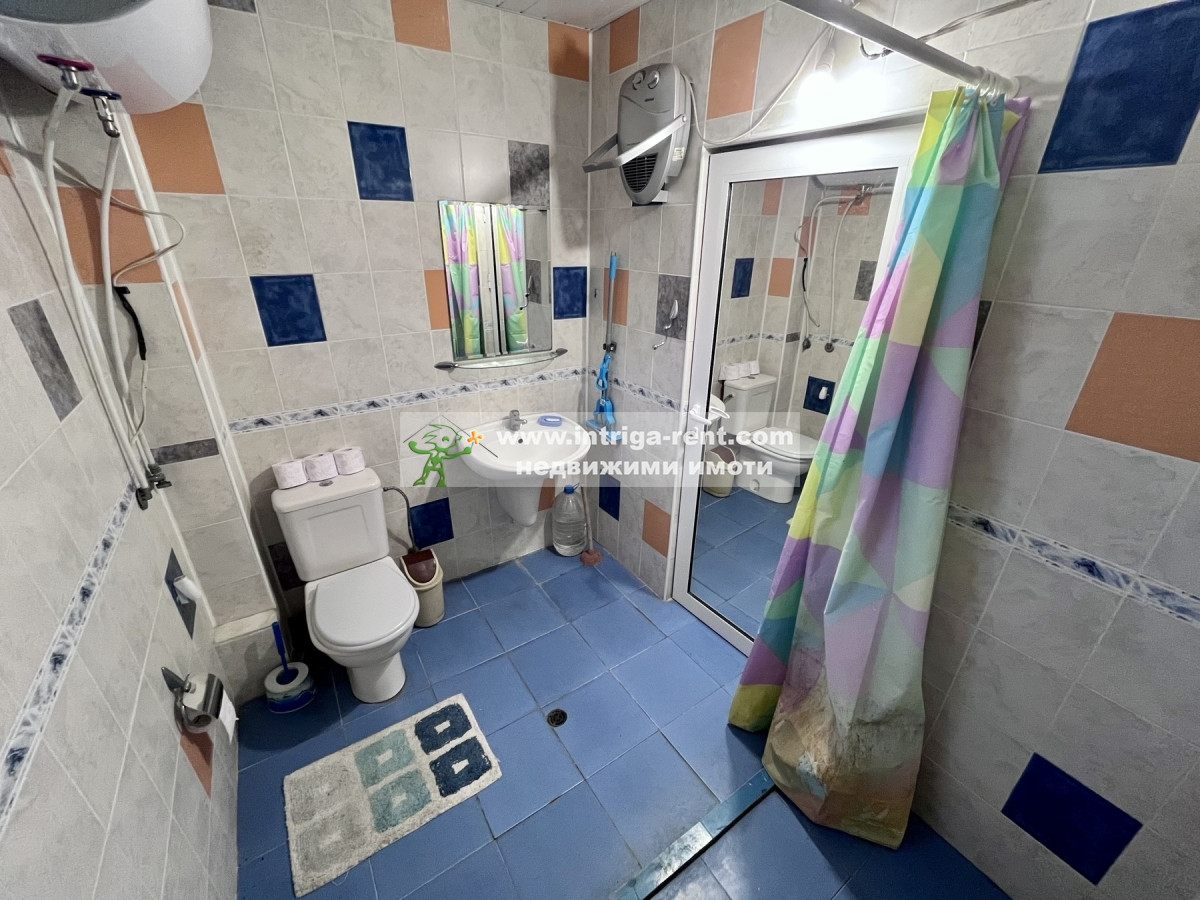 №4009 Двуетажна къща с голям двор за продажба, квартал Кенана (Кекличево стопанство).