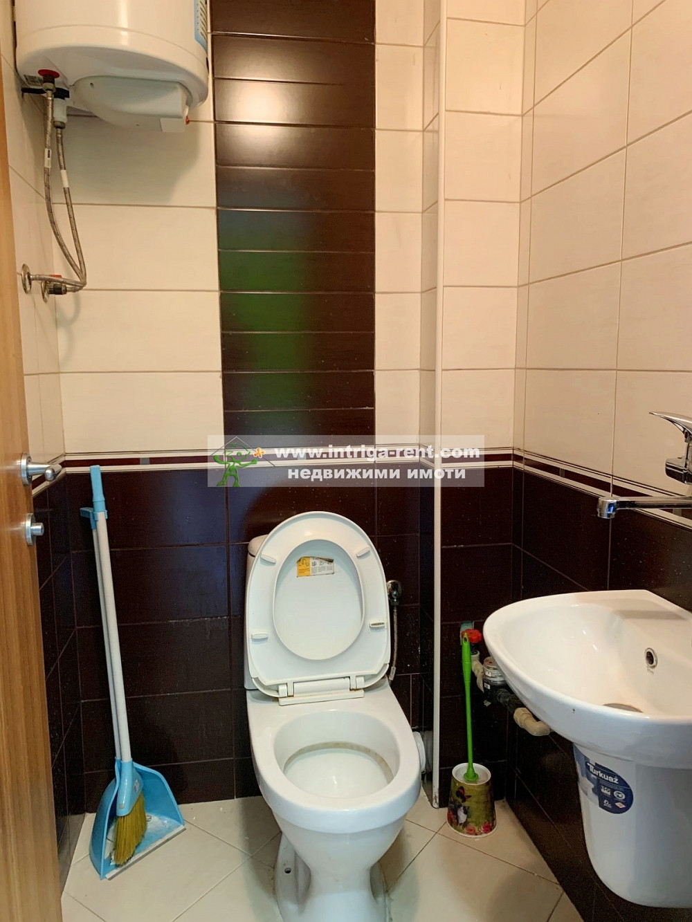 №4015 Обзаведен офис за продажба - ново строителство в центъра на град Хасково.
