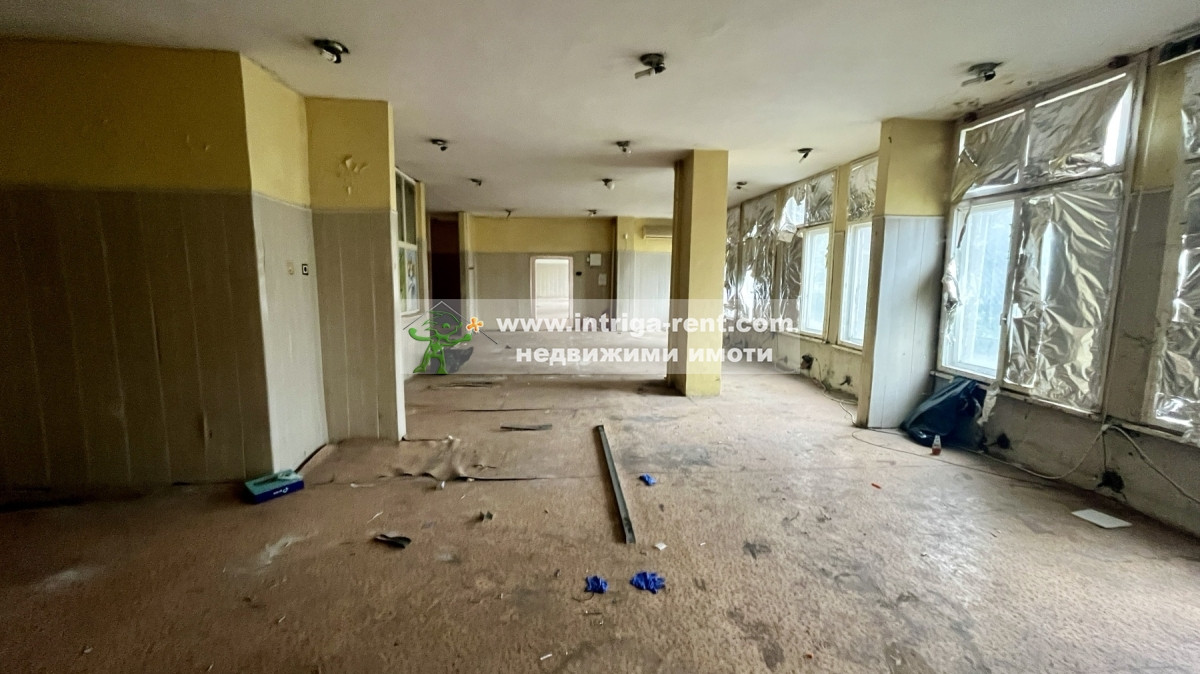 №4026 Търговски обект за продажба-за битови услуги и обслужваща дейност,квартал Република.