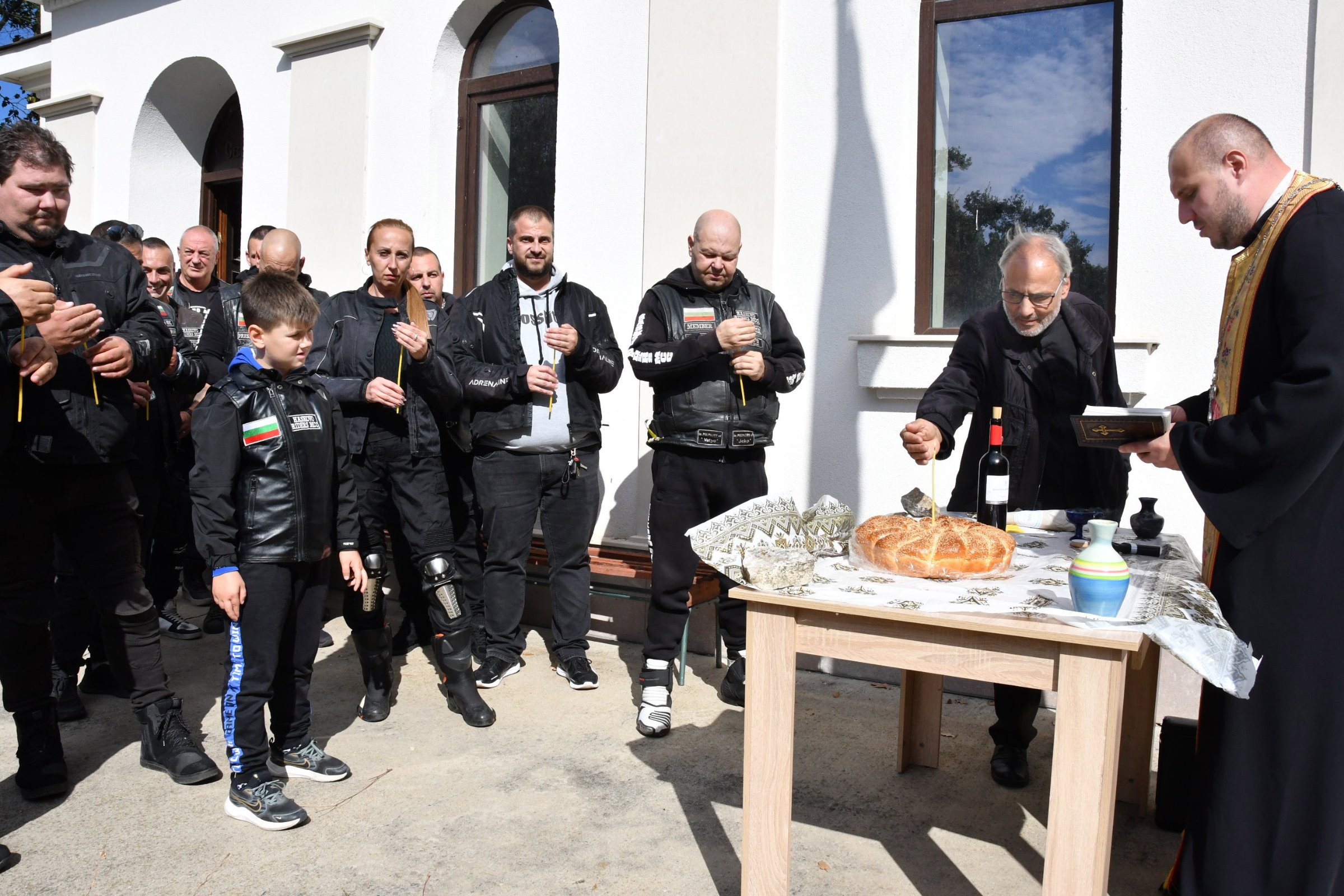 С водосвет и шествие мотористите от двата хасковски клуба почетоха жертвите на пътя